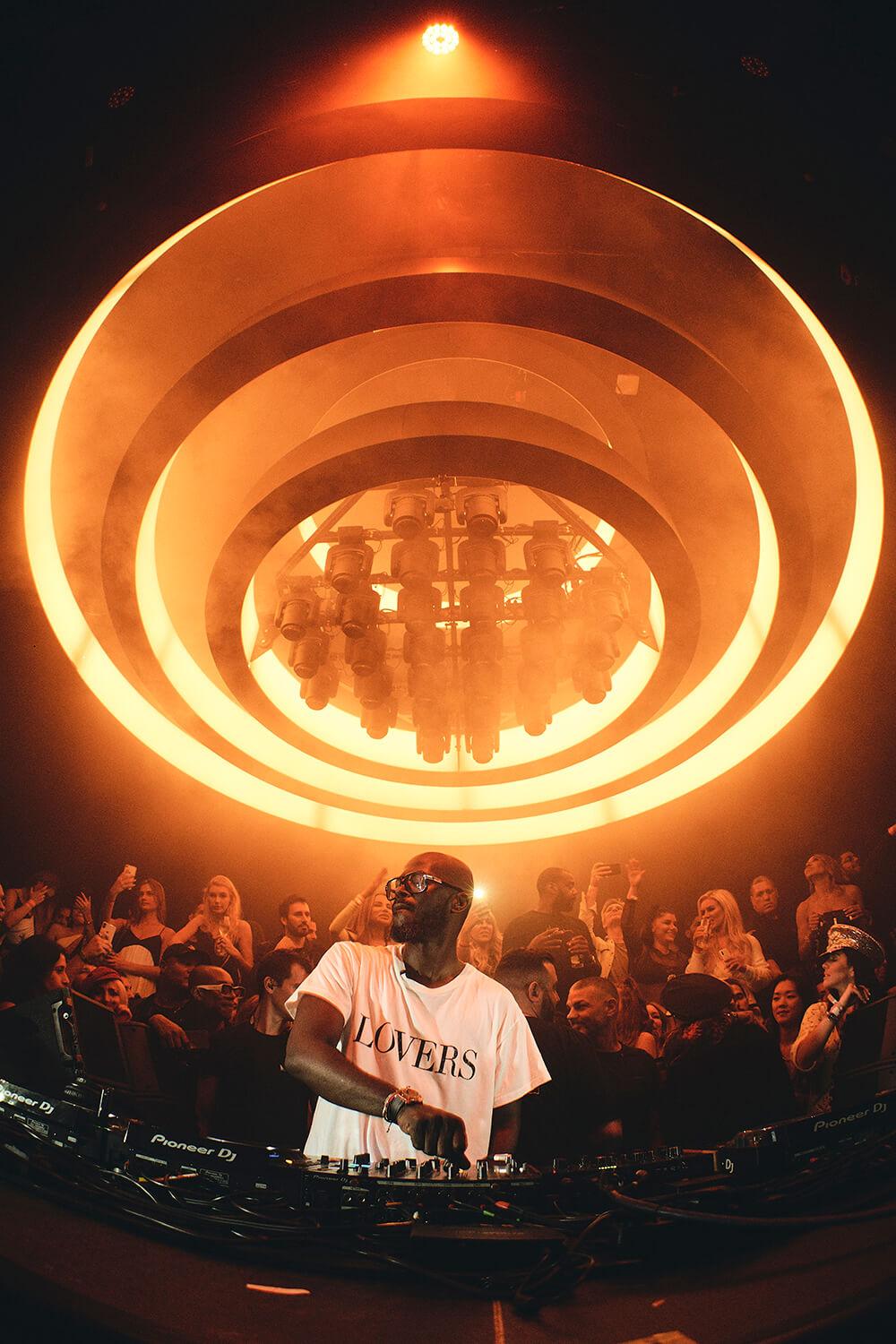 Black Coffee на выступлении в Hï Ibiza